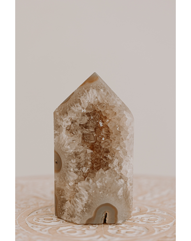 Agate Point with whiteAmethyst