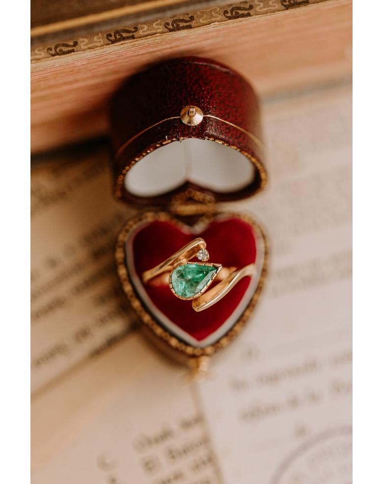 Sortija Esmeralda pera