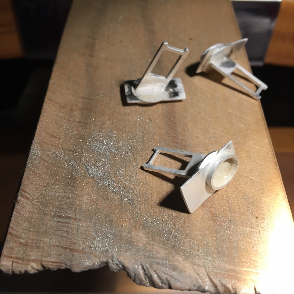 Gemelos de plata a mitad de proceso