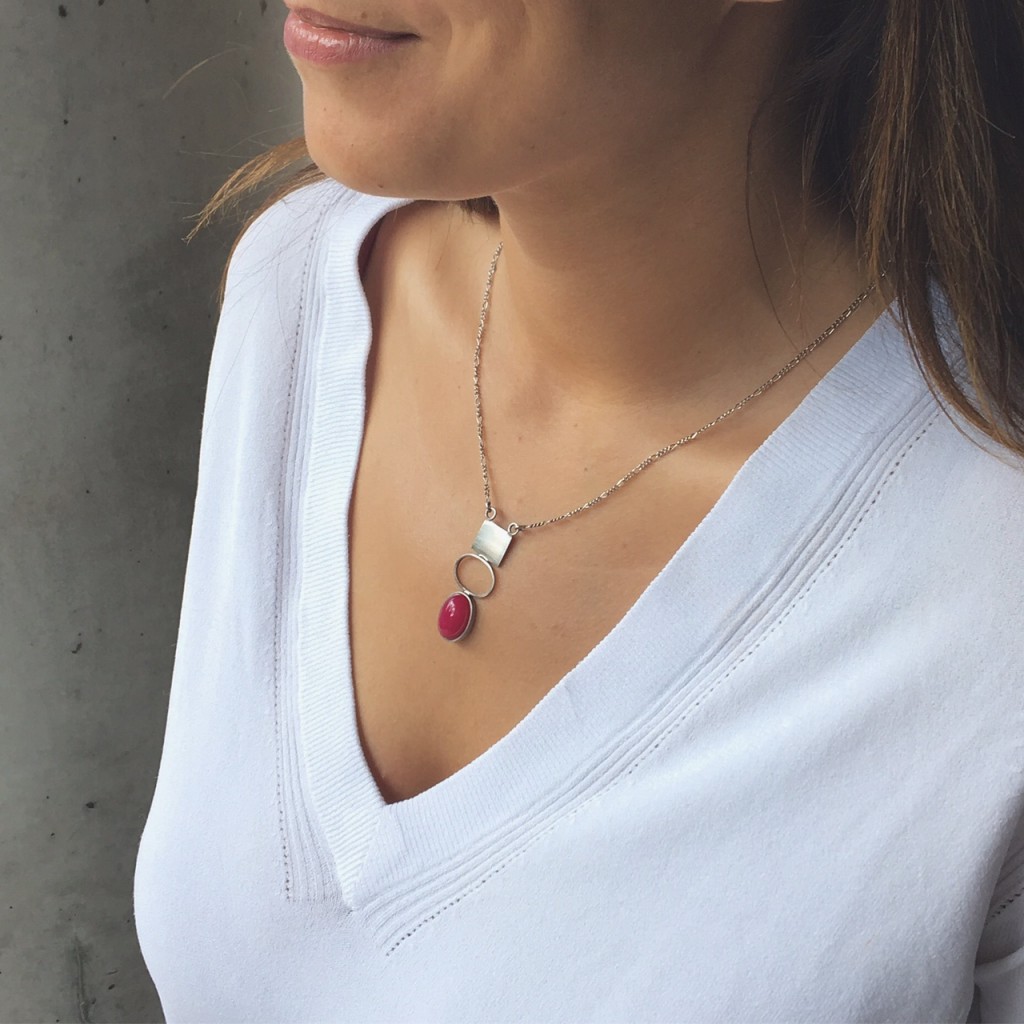 et voilá! Así de llamativo y elegante queda el collar