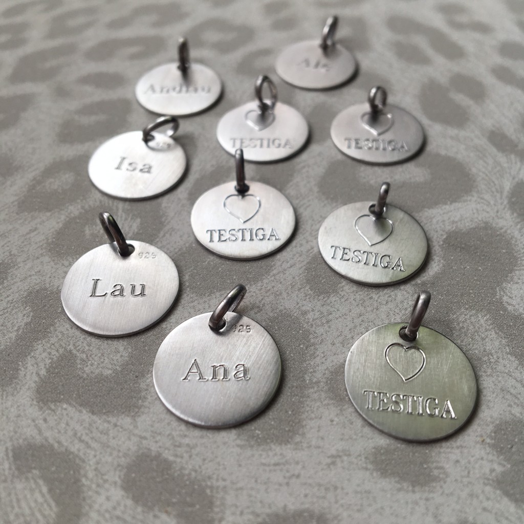 Algunas de las medallas ya terminadas