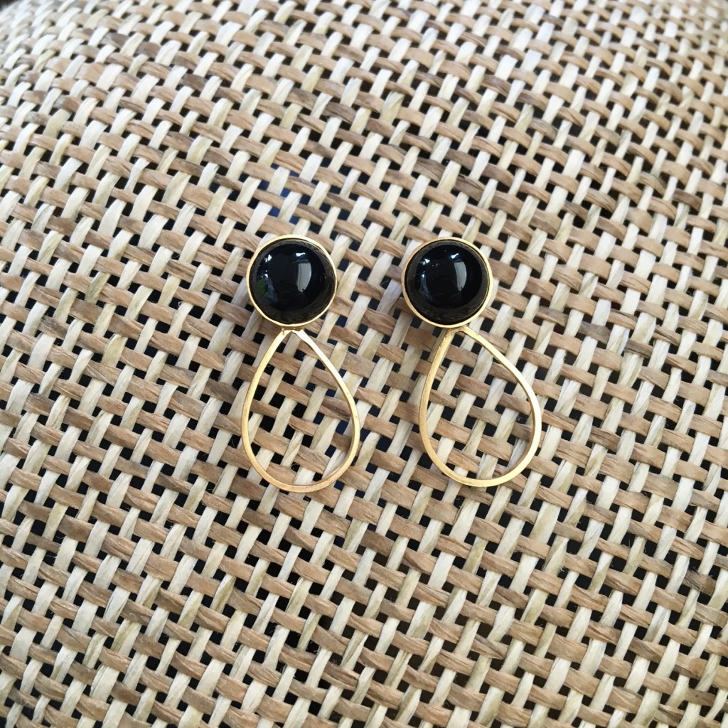 Los pendientes de Natalia, con Ónix y plata bañada en oro