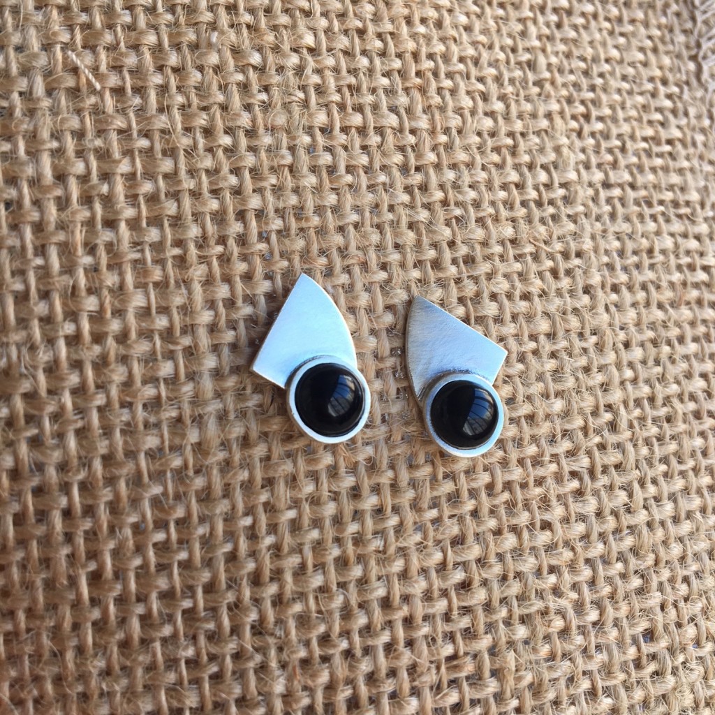 ¡Listo! Pendientes de 1,2cm terminados