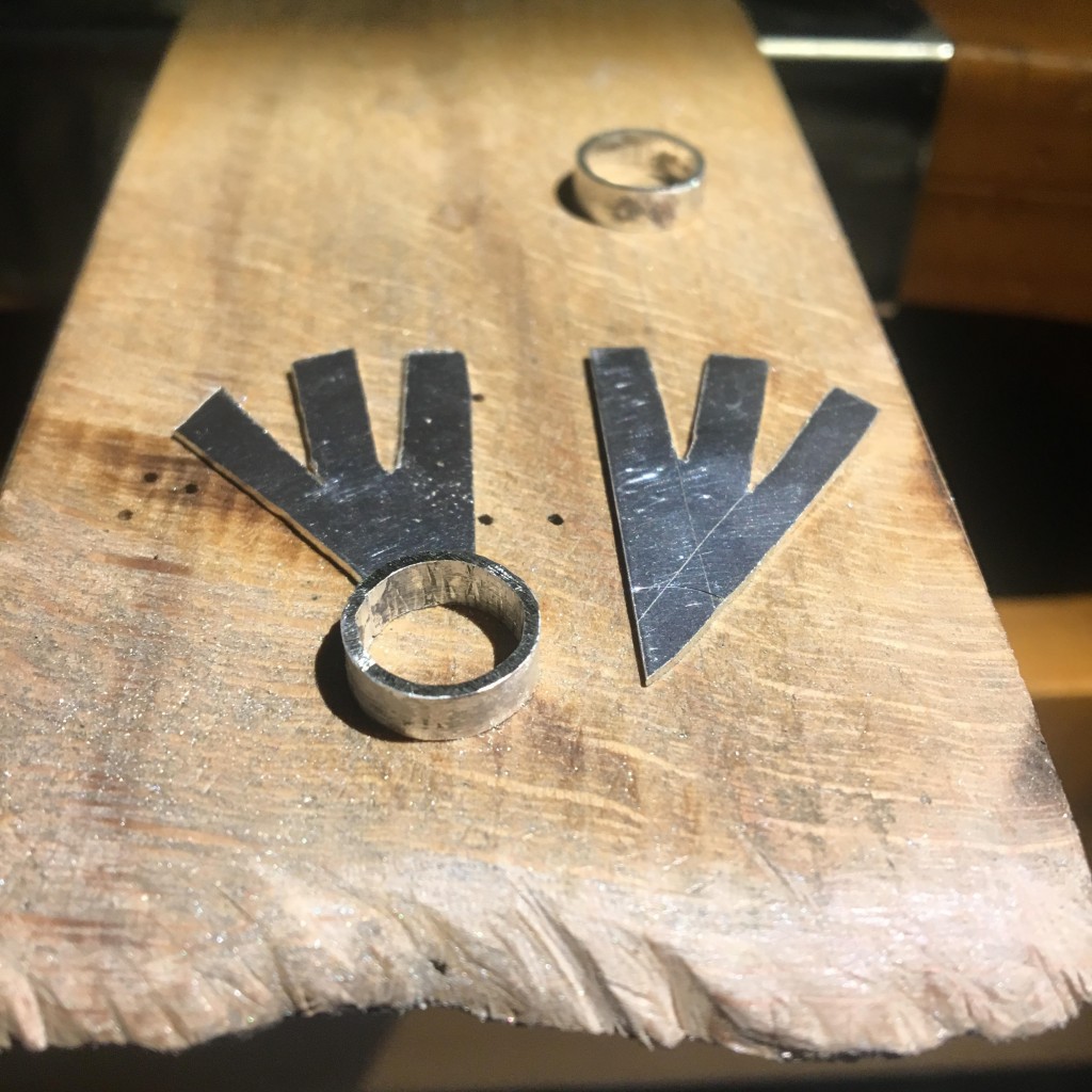 En mitad del proceso de fabricación en el taller